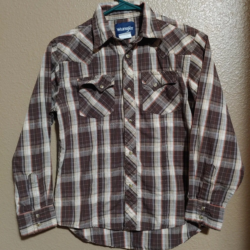Boys size 10/12 plaid Wrangler shirt. - Picture 1 of 3